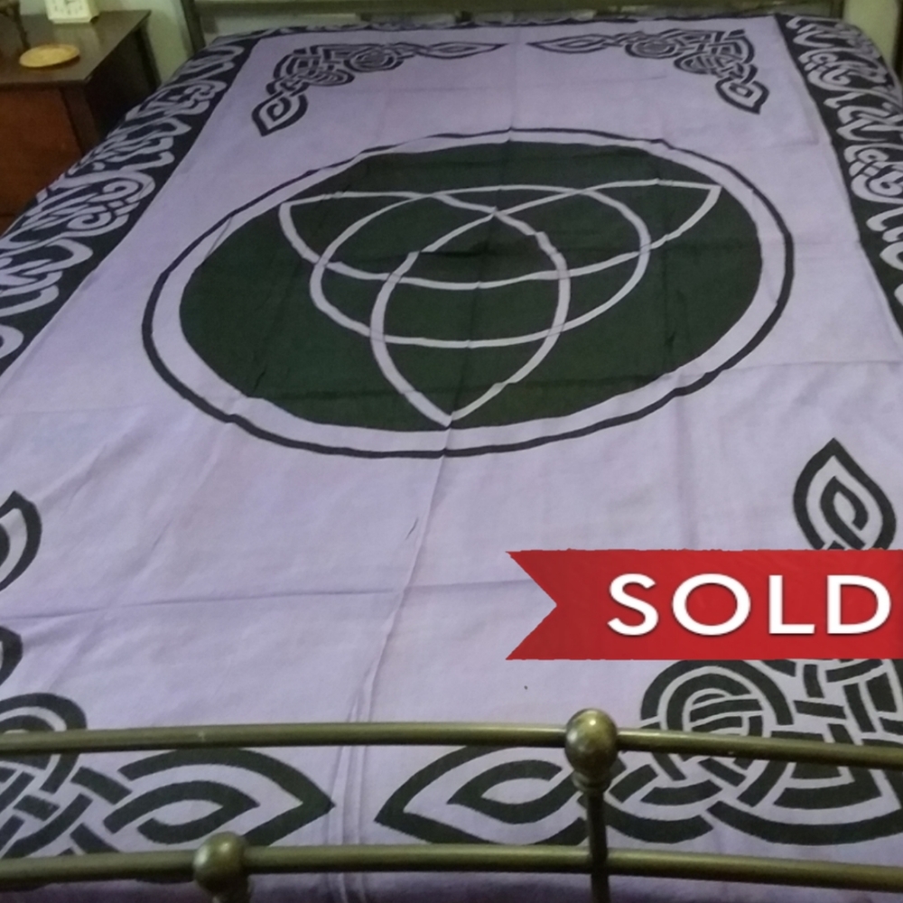 《SOLD》Triquetra Tapestry Hand Loomed 100% Cotton